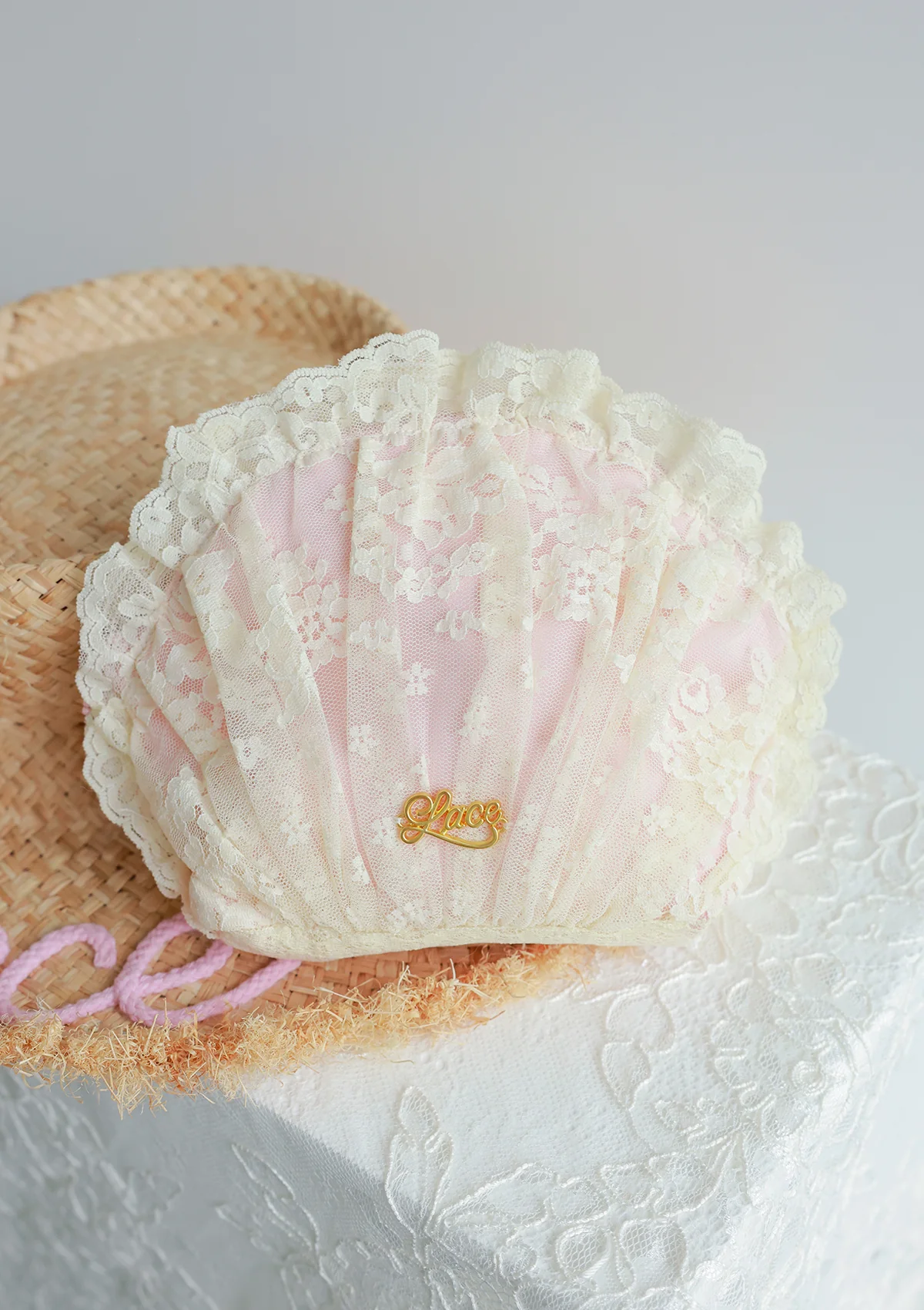 Princess Little Shell Cosmetic Bag - Image 4